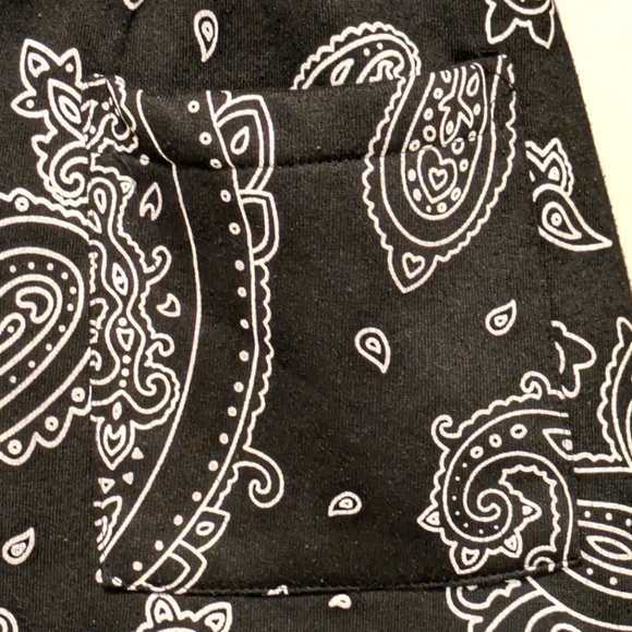 EUC Crooks & Castles M Bandana Print Branded Sweat Shorts - Picture 5 of 6